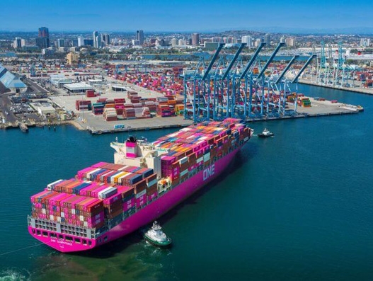 6月长滩港货运量增加，洛杉矶港减少.jpg